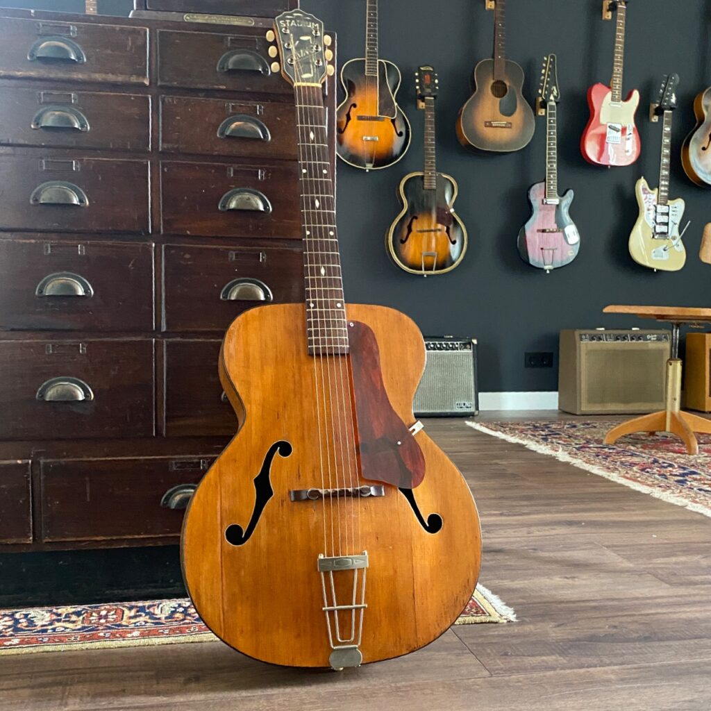 Stadium King 1940s The Guitar Company stadium-king-1940s-the-guitar-company